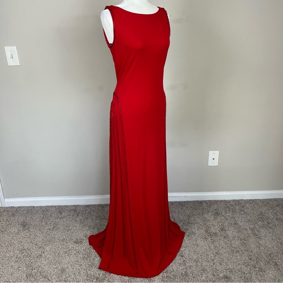 MAGGY LONDON BLACK LABEL BOAT NECK BEADED GOWN WITH TRAIN IN RED SIZE 8 - Picture 6 of 16